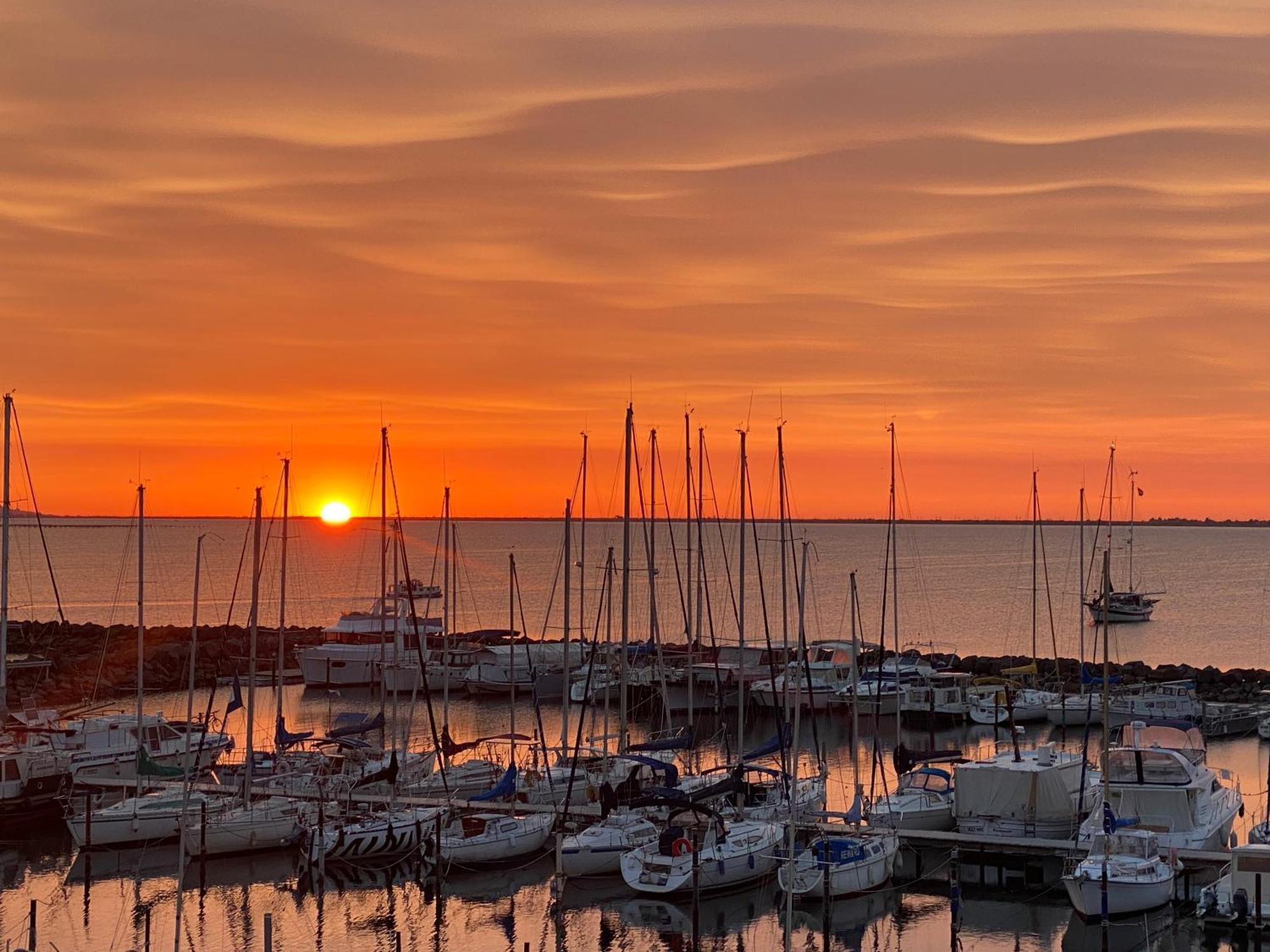 Appartamento Un Endroit De Reve Marseillan  Esterno foto